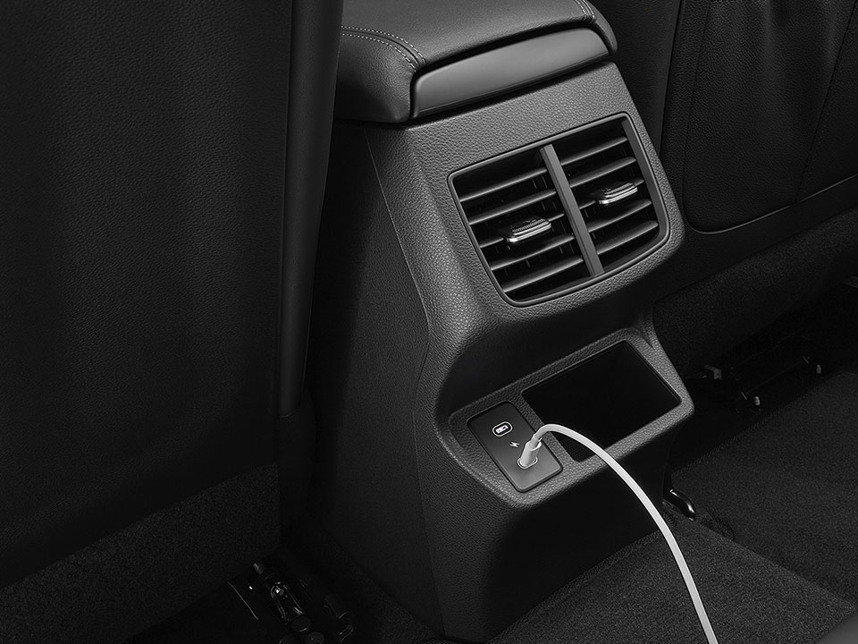 Salida trasera de aire acondicionado​